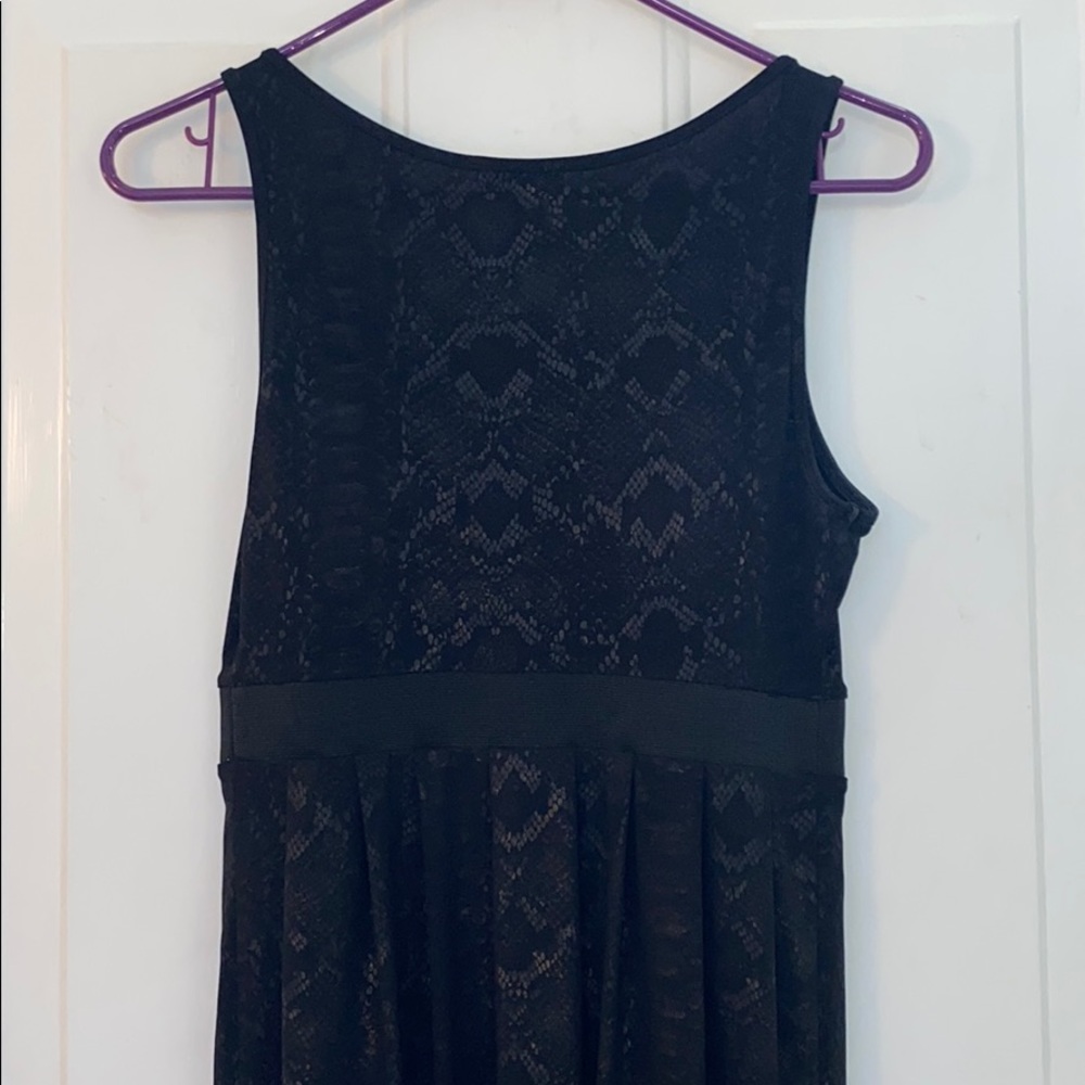 Express Dress - Picture 4 of 5